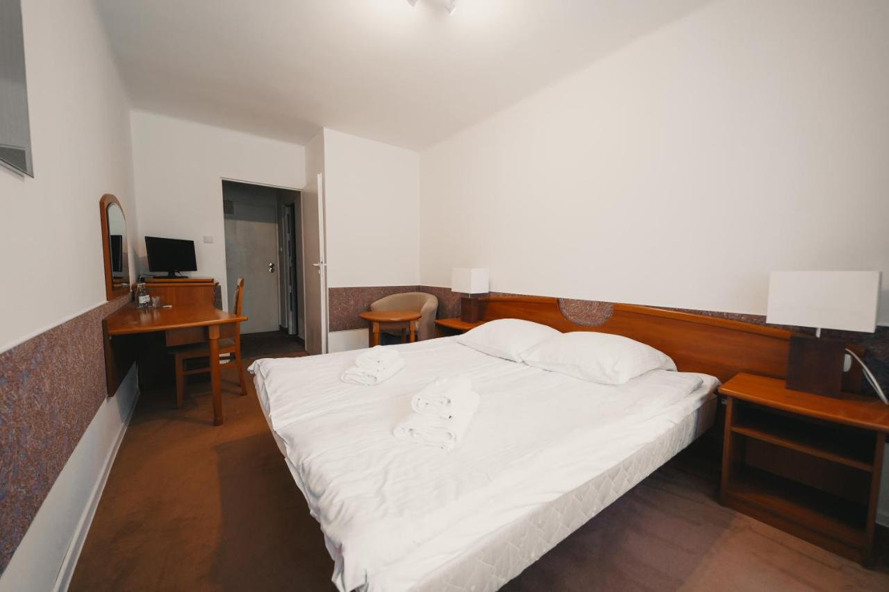 Elita Hotel & Restauracja Iwonicz-Zdrój Eksteriør bilde
